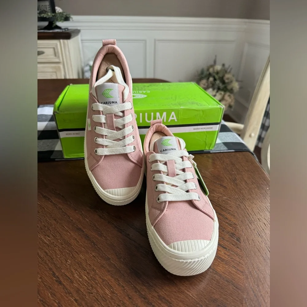 Cariuma OCA Low‎ Rose Canvas Sneaker